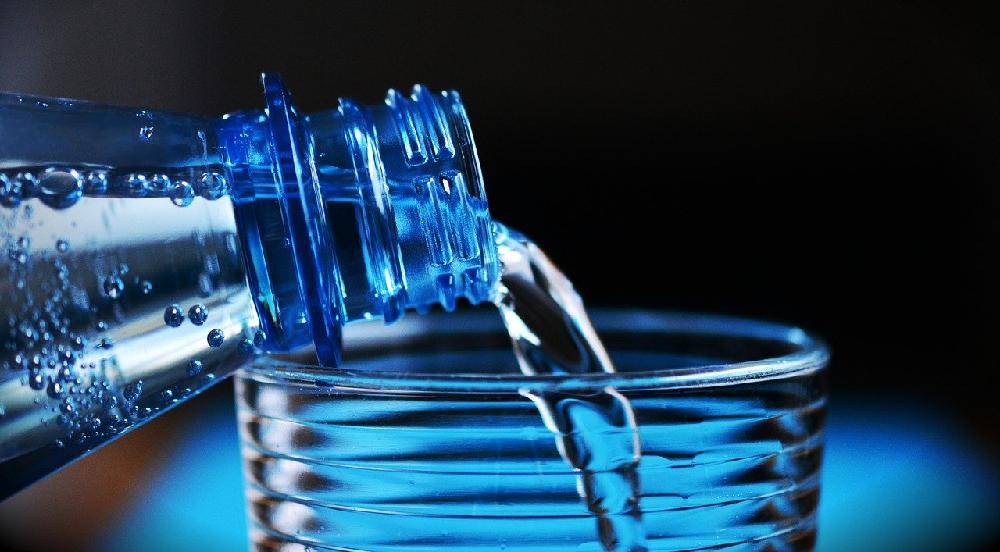 Woda mineralna – jak wybrać odpowiedni produkt?